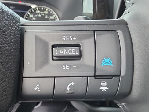 Certified 2026 Nissan Pathfinder SV AWD/4WD image 39