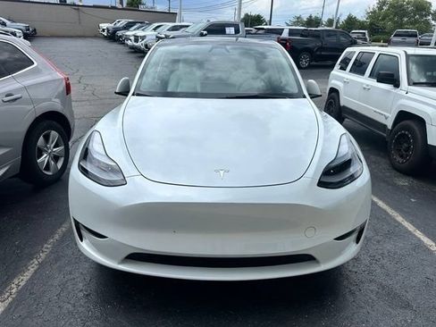 Used 2025 Tesla Model Y Long Range RWD image 5