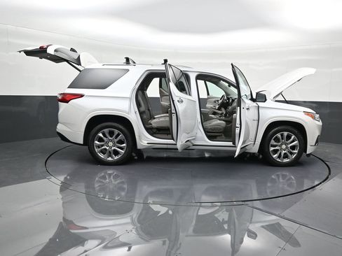 Used 2018 Chevrolet Traverse Premier w/ Driver Confidence II Package image 34