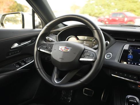 Used 2022 Cadillac XT4 Sport w/ Enhanced Visibility Package FWD image 15