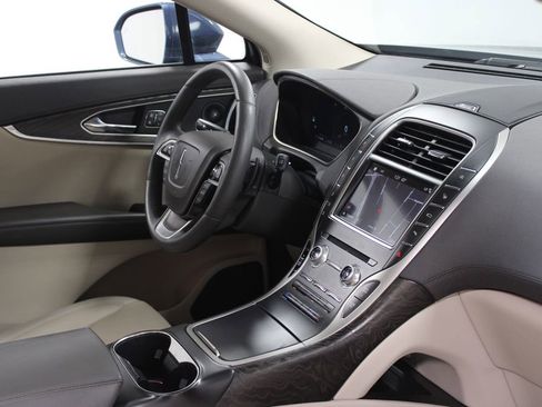 Used 2019 Lincoln Nautilus Reserve FWD image 32