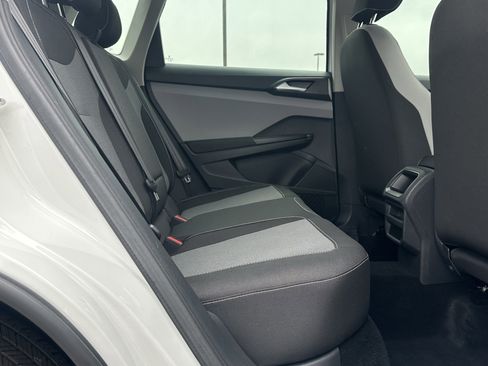 Used 2023 Volkswagen Taos S image 17