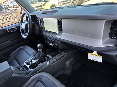 New 2025 Ford Bronco Outer Banks AWD/4WD image 16