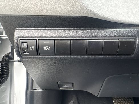 Used 2025 Toyota Corolla SE FWD image 13