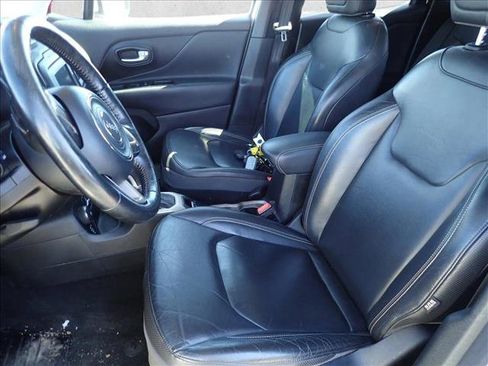 Used 2017 Jeep Renegade Limited image 11