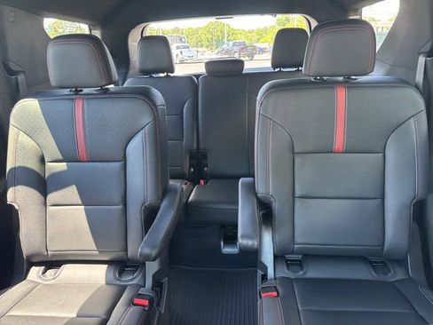 New 2026 Chevrolet Traverse RS w/ LPO, Floor Liner Package FWD image 11