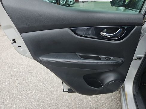 Used 2017 Nissan Rogue Sport SL image 14