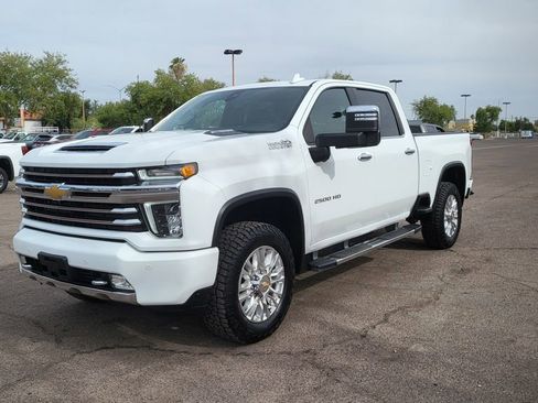 Used 2021 Chevrolet Silverado 2500 High Country w/ Z71 Off-Road Package AWD/4WD image 4