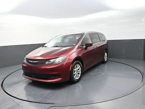 Used 2022 Chrysler Voyager LX FWD image 73