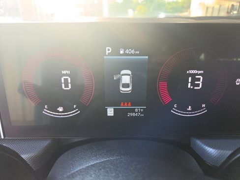 Used 2025 Hyundai Sonata SEL FWD image 2