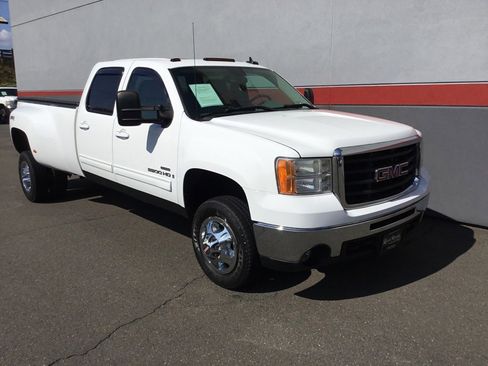 Used 2008 GMC Sierra 3500 SLT image 2