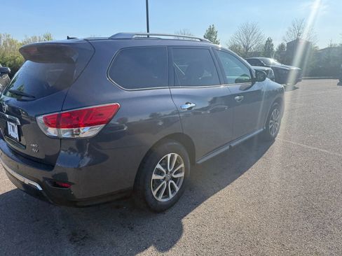 Used 2014 Nissan Pathfinder SV image 5