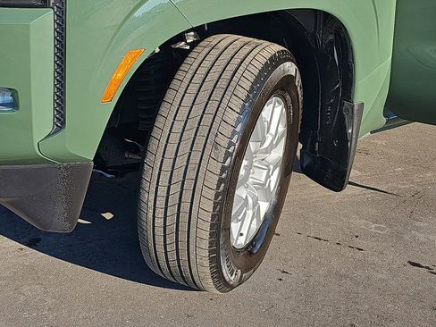 Used 2024 Nissan Frontier SV w/ SV Convenience Package image 33