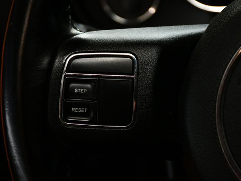 Used 2012 Jeep Wrangler Unlimited Rubicon w/ Max Tow Pkg image 18