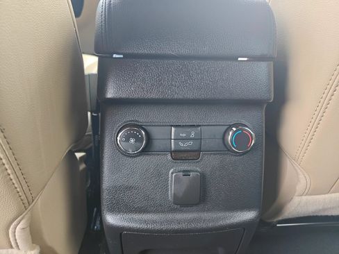 Used 2017 Ford Explorer XLT w/ Equipment Group 202A FWD image 16