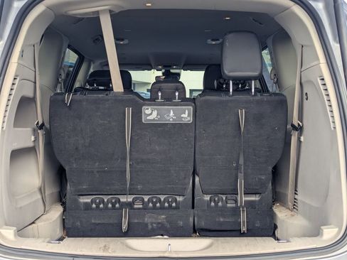 Used 2021 Chrysler Pacifica Touring-L image 29