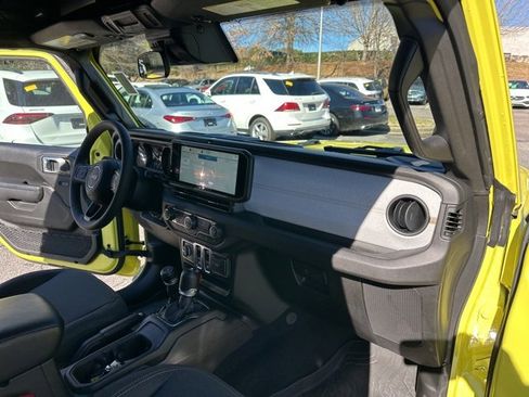 Used 2024 Jeep Wrangler Sport S image 14