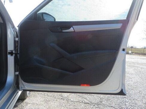 Used 2014 Volkswagen Passat 1.8T Wolfsburg Edition image 39