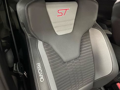 Used 2013 Ford Focus ST FWD image 40