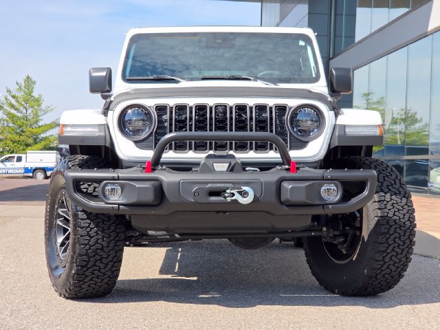 Used 2024 Jeep Wrangler Unlimited Rubicon AWD/4WD image 3