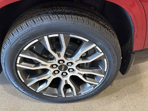 New 2026 GMC Acadia Denali Ultimate w/ LPO, Floor Liner Package AWD/4WD image 10