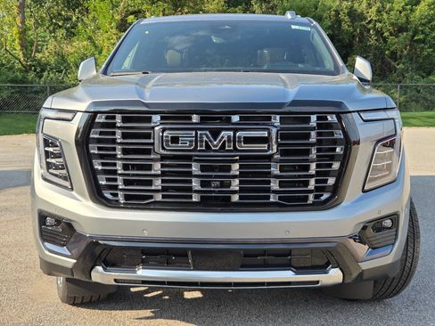 New 2026 GMC Yukon Denali Ultimate w/ LPO, Floor Liner Package AWD/4WD image 14