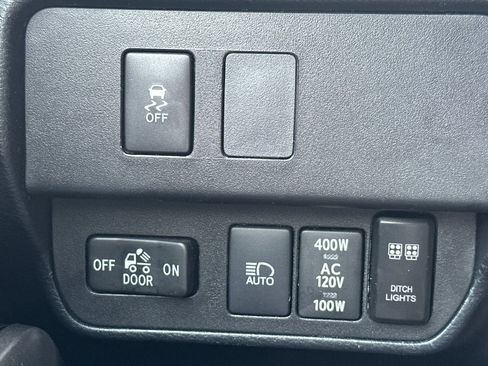 Used 2023 Toyota Tacoma TRD Off-Road image 34