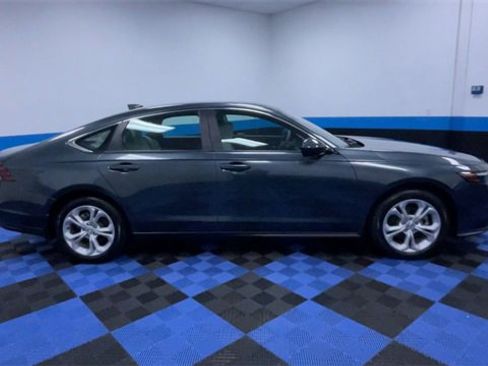 Certified 2025 Honda Accord LX image 9