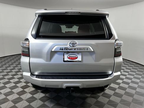 Certified 2021 Toyota 4Runner SR5 AWD/4WD image 6