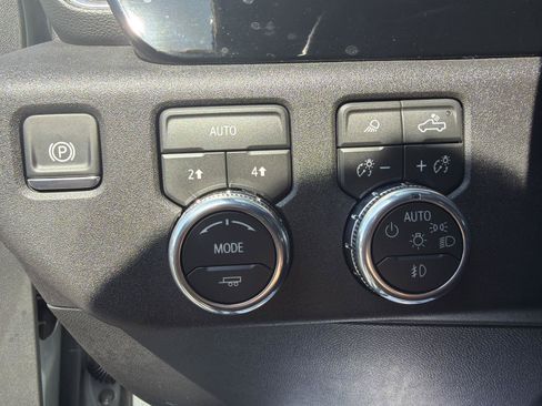 Used 2026 GMC Sierra 1500 SLT AWD/4WD image 20