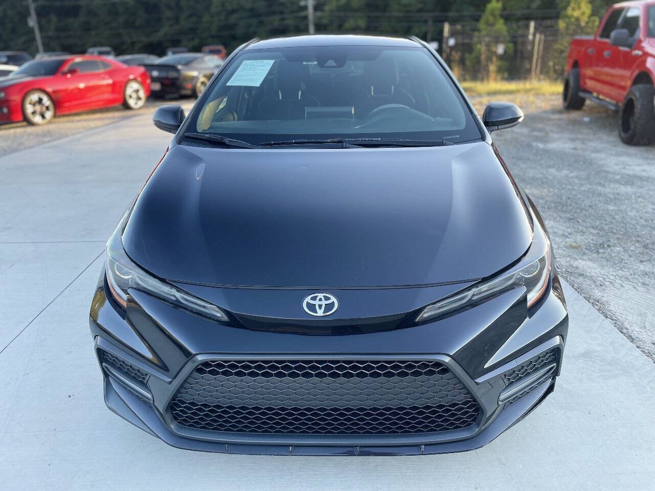 Used 2020 Toyota Corolla SE FWD image 2