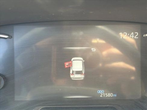 Used 2025 Toyota RAV4 LE image 20