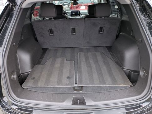 Used 2025 Chevrolet Blazer LT image 27