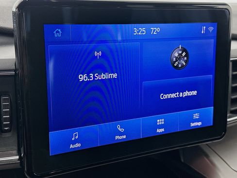 Used 2021 Ford Explorer XLT w/ Equipment Group 202A AWD/4WD image 21
