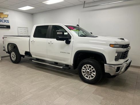 Used 2025 Chevrolet Silverado 2500 LT w/ Convenience Package AWD/4WD image 5