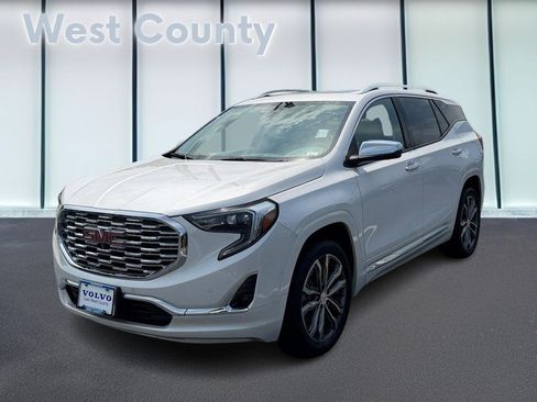 Used 2020 GMC Terrain Denali w/ Denali Premium Package AWD/4WD image 9