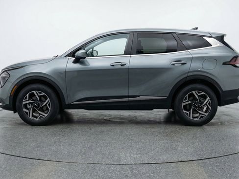 Used 2025 Kia Sportage LX image 5