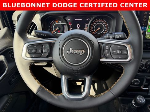 Used 2024 Jeep Wrangler Unlimited Sahara w/ Technology Group AWD/4WD image 19