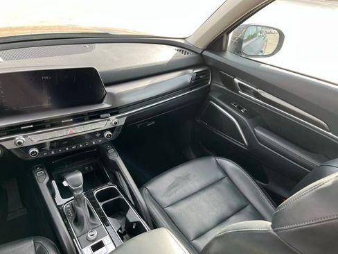 Used 2025 Kia Telluride S image 15