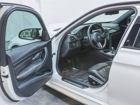 Used 2015 BMW M3 image 43