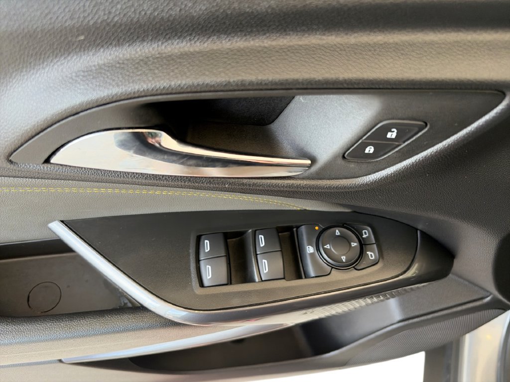 Used 2025 Chevrolet Trax ACTIV w/ Sunroof Package FWD image 24