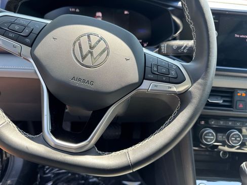 Used 2024 Volkswagen Taos SE AWD/4WD image 23