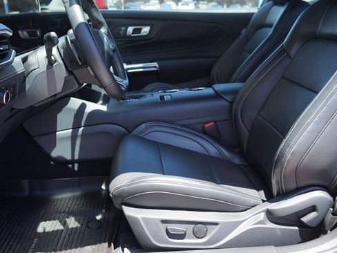 Used 2025 Ford Mustang GT Premium RWD image 4