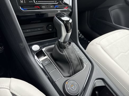 New 2026 Volkswagen Taos SE image 21