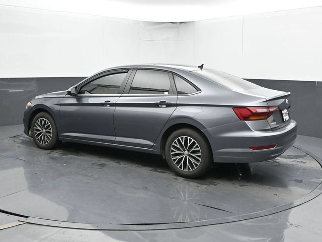 Used 2019 Volkswagen Jetta SE w/ Cold Weather Package FWD image 9