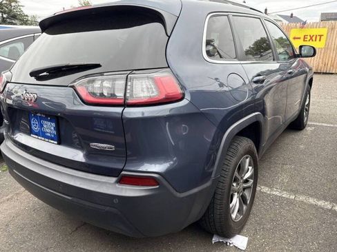 Used 2019 Jeep Cherokee Latitude Plus w/ Cold Weather Group AWD/4WD image 3