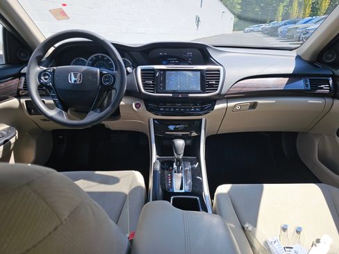 Used 2016 Honda Accord EX image 22
