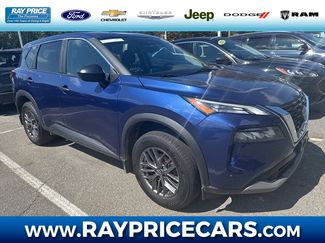 Used 2023 Nissan Rogue S image 1