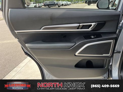 Used 2023 Kia Telluride S w/ S Sunroof Package AWD/4WD image 17