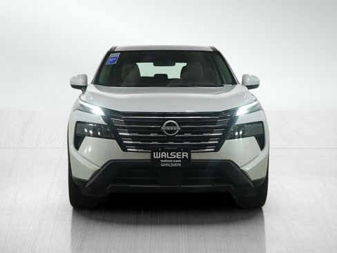 Used 2024 Nissan Rogue SV image 8